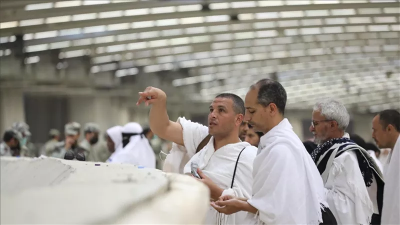 هل يجوز الإنابة في رمي الجمرات حال الزحام الشديد؟  .. الإفتاء تُجيب