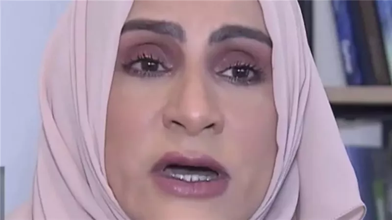 عزة الإسماعيلية | رائدة أعمال عُمانية شغلت منصب وزيرة التقنية والاتصالات