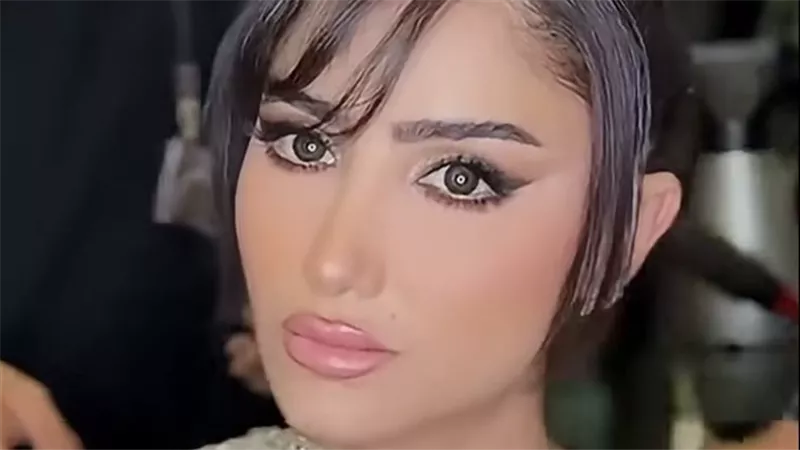 مي عمر تخطف الأنظار بإطلالة فضية فاخرة.. أناقة لافتة تتصدر تفاعل الجمهور