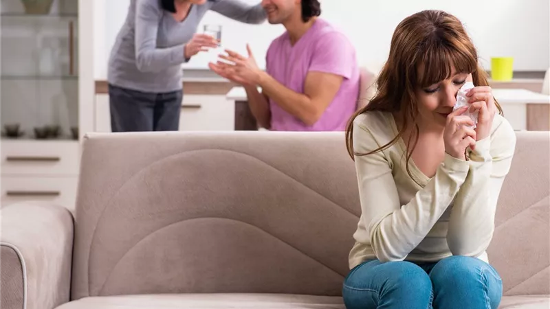 كيف تتعامل الزوجة مع تدخل الحماة في الحياة الزوجية؟.. أمينة الفتوى تُجيب