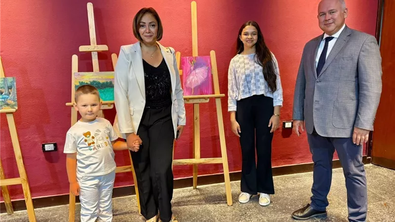 البيت الروسي بالقاهرة يحتفل بالعيد الوطني الروسي بفعاليات موسيقية وفنية ومعرض وشطرنج للأطفال