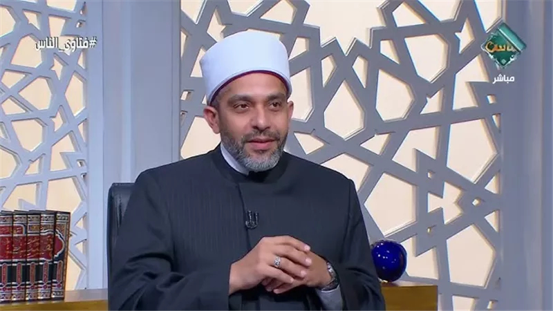 هل المسح على الشراب مع الشك في الطهارة يُبطل الصلاة؟.. أمين الفتوى يُجيب
