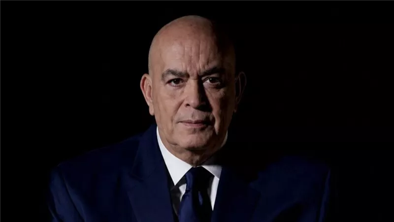 عمرو أديب يحسم الجدل حول صحة شقيقه عماد الدين أديب 