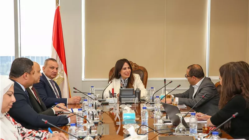 وزيرة الإسكان تبحث إنشاء مشروع 