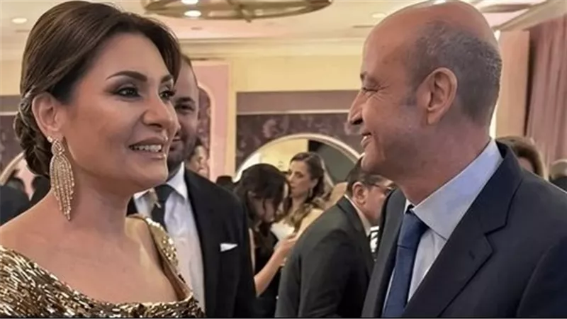 رقصة رومانسية تخطف الأنظار.. عمرو أديب ودينا طلعت حديث السوشيال ميديا بعد ظهورهما الأخير