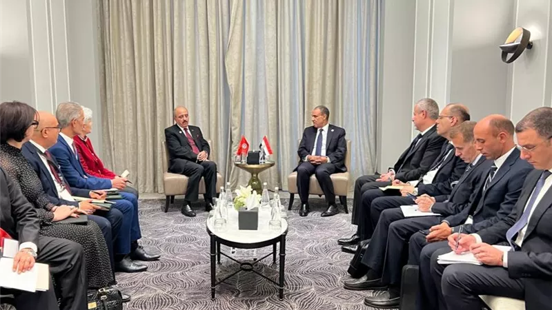 وزير الخارجية يلتقي نظيره التونسي ويؤكدان تعزيز العلاقات الثنائية والتنسيق بشأن القضايا الإقليمية أو