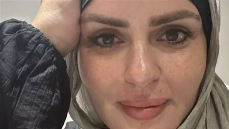 مها الصغير تعود إلى الواجهة بظهور لافت بالحجاب في عيد ميلادها