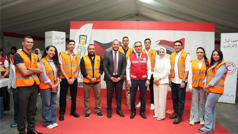 البنك الأهلي المصري يدعم مبادرة «من المرأة المصرية لشقيقتها الفلسطينية.. سنبقى سندًا» بـ2 مليون جنيه