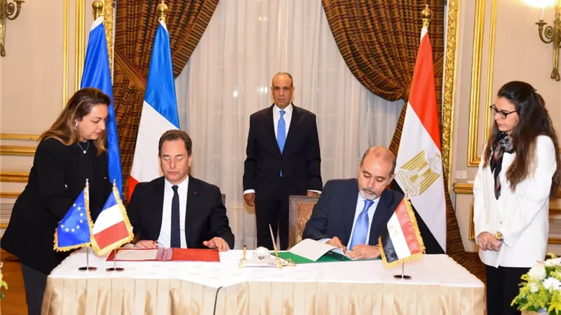 وزير الخارجية يشهد توقيع إعلان نوايا مصري فرنسي لتعزيز التعاون في مجال الهجرة