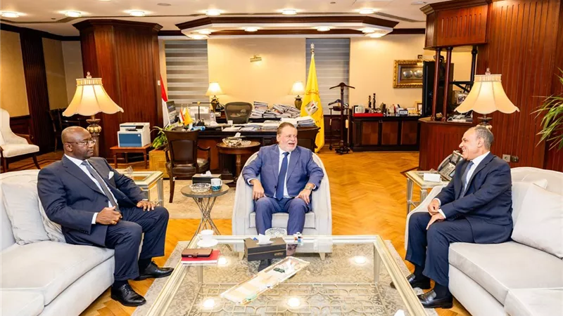 محافظ المركزي ووزير الخارجية ورئيس «أفريكسيم بنك» يبحثون تعزيز التجارة والاستثمار في إفريقيا