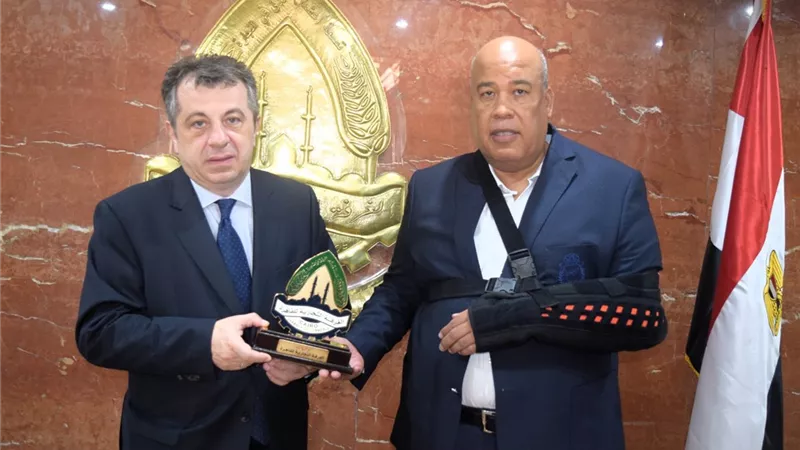 غرفة القاهرة التجارية تبحث مع سفير أرمينيا تعزيز التعاون الاقتصادي وزيادة التبادل التجاري والاستثماري