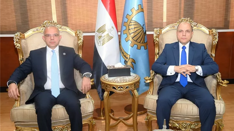 وزير الاستثمار ومحافظ الغربية يدرسان إنشاء مكتب لخدمات المستثمرين لتيسير الإجراءات وجذب الاستثمارات