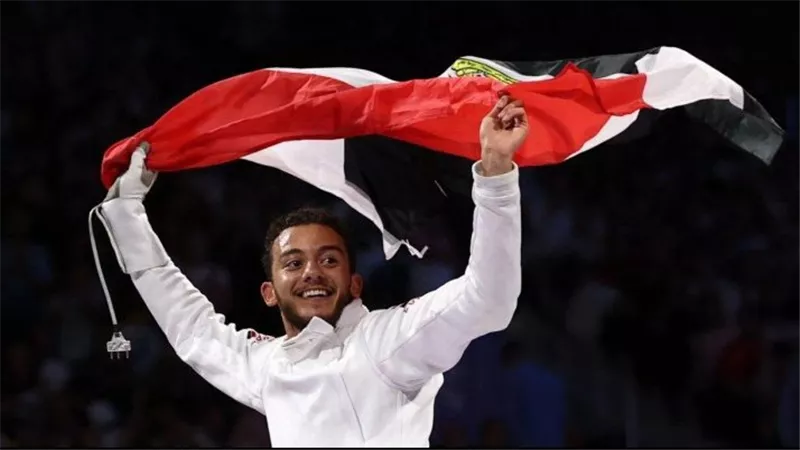 حركة محمد السيد بعد هزيمة منافسه تشعل مواقع التواصل.. وإنجاز تاريخي لمصر بعد 75 عامًا