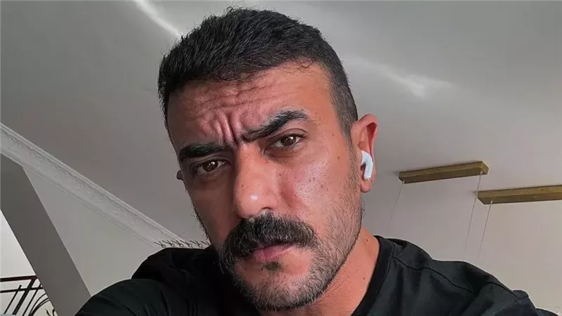 “اتجوزتك في الحلم وضربتها!”.. أحمد العوضي يرد على معجبة بطريقة أشعلت السوشيال