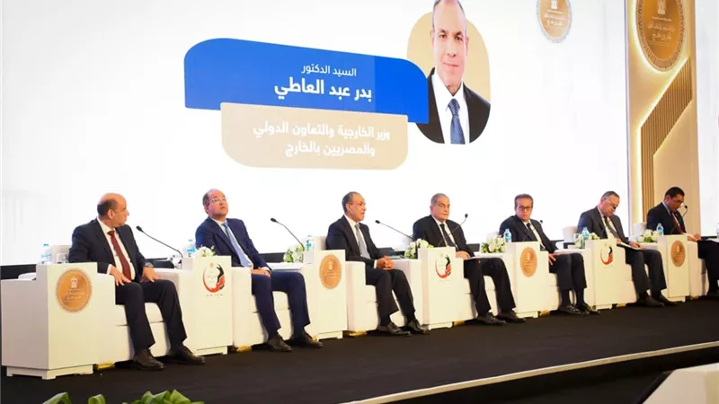 وزراء الخارجية والصحة والتعليم العالي والمالية والعمل والشباب يستعرضون سياسة الدولة لرعاية المصريين بالخارج 