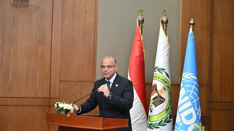  وزير الاستثمار: تطوير معامل الرقابة على الصادرات والواردات يعزز تنافسية المنتج المصري عالميًا 