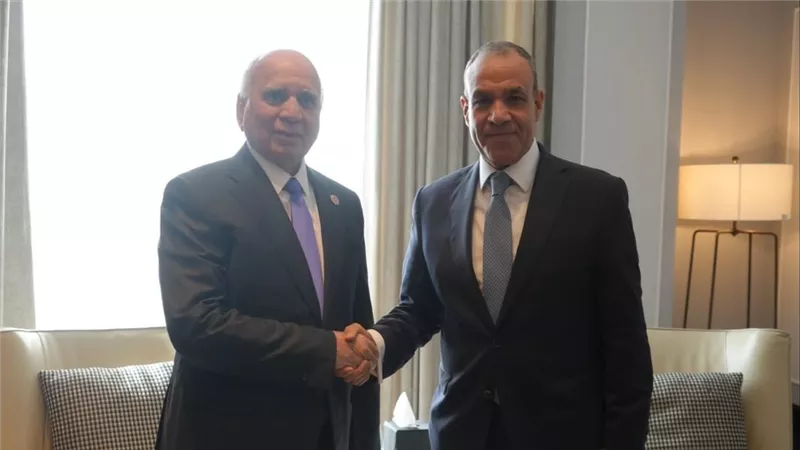 عبد العاطي يؤكد لنظيره العراقي دعم مصر لوحدة العراق وتعزيز آلية التعاون الثلاثي مع الأردن