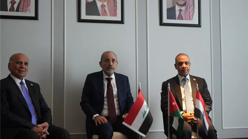 وزير الخارجية يؤكد أهمية آلية التعاون الثلاثي بين مصر والأردن والعراق لتعزيز التكامل الإقليمي