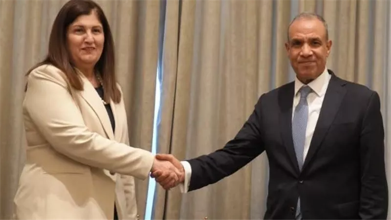 وزير الخارجية يؤكد لنظيرته الفلسطينية رفض مصر للانتهاكات الإسرائيلية ودعم إقامة الدولة الفلسطينية
