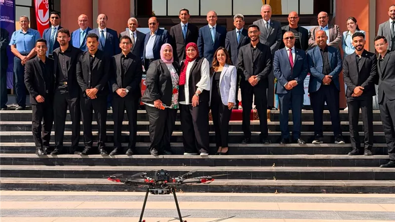 طلاب هندسة الاتصالات بـCIC ينجحون في تصنيع أول «درون» جامعية مصرية بالتعاون مع وزارة الدفاع وتوظيف تقنيات 6G