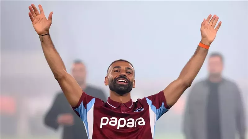 محمد صلاح «ابن طرابزون».. النادي التركي يستقبله بـ«حلم الجدة» ومائدة البحر الأسود!