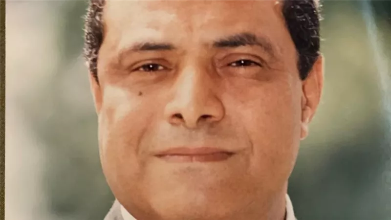 القائم بأعمال السفير الروسي بالقاهرة يقدم العزاء لأسرة الراحل مجدي ضيف ويشيد بدوره في تعزيز العلاقات المصرية الروسية