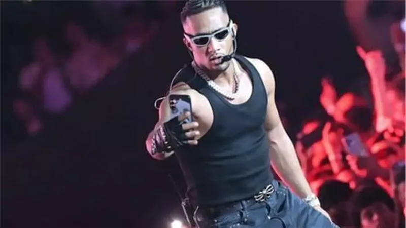 حفلات محمد رمضان على المحك.. مصطفى كامل يلوّح بقرار صادم بعد أزمة إطلالة الساحل الشمالي