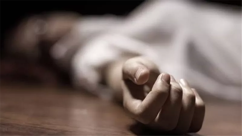 «سرّ تحت الأرض لعامين».. ابن يقتل والدته ويدفن جثمانها داخل غرفة نومها