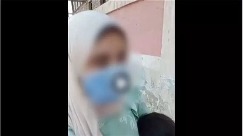 مسن يتعدي على طفلة ويهددها.. والأجهزة الأمنية تضبطه بعد تداول فيديو بالبحيرة