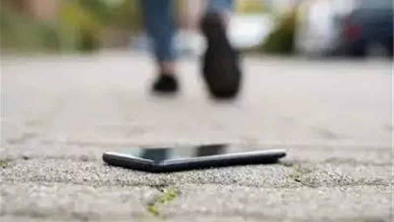  ماذا يعني سرقة الهاتف وضياع الممتلكات في المنام: بين الواقع والرسائل النفسية والدينية للرؤى والأحلام