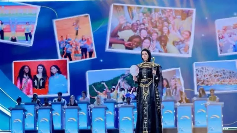 طالبة بجامعة عين شمس تحصد المركز الأول عالمياً في مسابقة «جسر اللغة الصينية» بالصين
