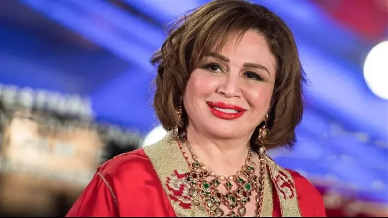 «المرحومة أهي يا جماعة».. إلهام شاهين تسخر من شائعة وفاتها وتفاجئ جمهورها