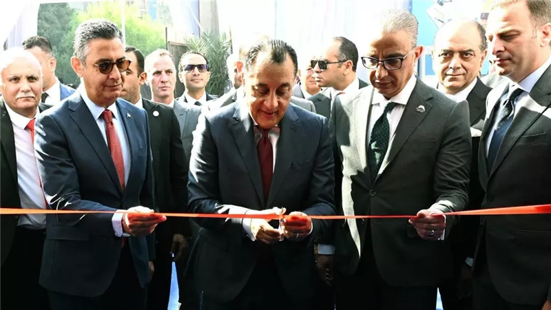 رئيس الوزراء يفتتح المعرض الرئيسي لـ 