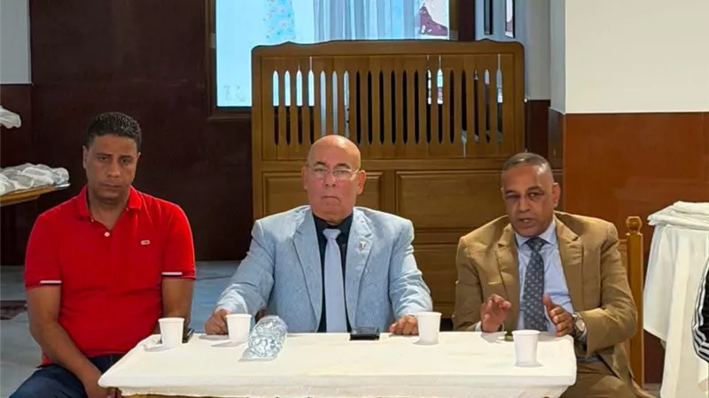 رئيس اتحاد الكاراتيه يجتمع ببعثة المنتخب قبل بطولة أفريقيا بالجزائر ويحفز اللاعبين لحصد الألقاب