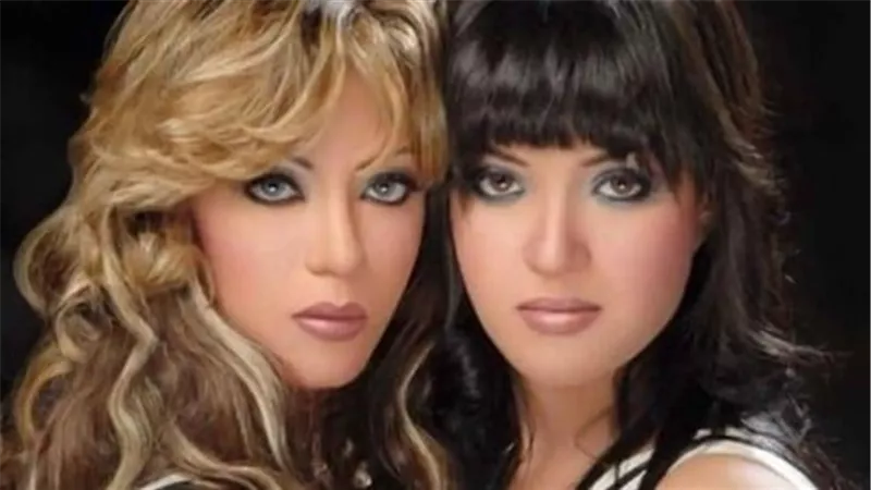 منة بالحجاب تعود إلى الأضواء بعد سنوات من الغياب وتكشف مأساة شقيقتها التوأم