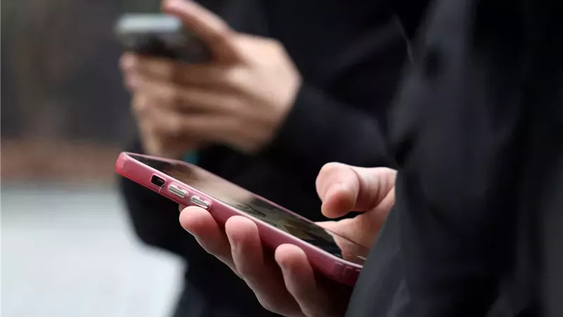 تطوير أداة مدعومة بالذكاء الاصطناعي تخترق الهواتف دون الحاجة لأي نقرة