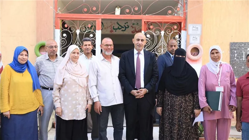 وزير التعليم يتفقد عددا من مدارس محافظة الغربية ويتابع جاهزية المدارس وانتظام الطلاب وسير العملية التعليمية