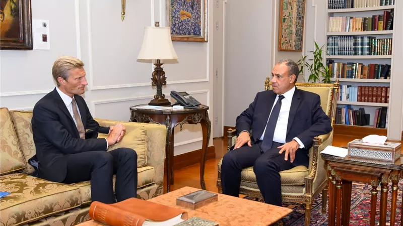 بدر عبد العاطي يبحث مع القائم بأعمال مدير برنامج الأغذية العالمي تعزيز الأمن الغذائي ودعم غزة والسودان