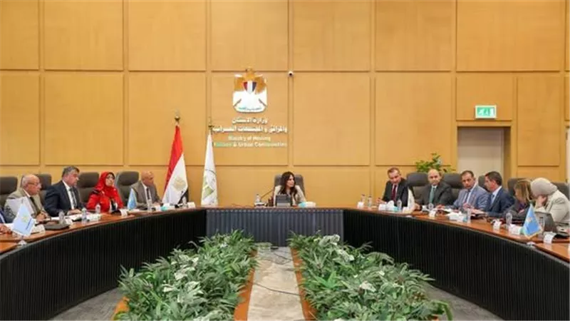 وزيرة الإسكان تعقد اجتماعًا موسعًا لمتابعة موقف مشروعات المبادرة الرئاسية 