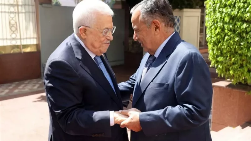 محمود عباس يبحث مع نبيل فهمي مستجدات القضية الفلسطينية وتعزيز التحرك العربي والدولي 