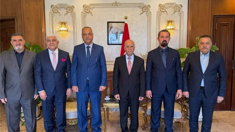 سفير العراق بالقاهرة يبحث مع رجال الأعمال تعزيز التعاون التجاري والاستثماري مع مصر  