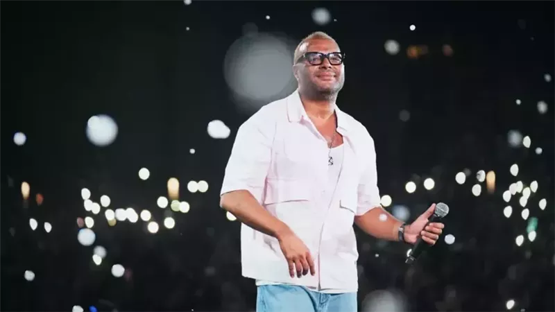 «بيشتغل إيه؟».. رد مفاجئ من مرتضى منصور على واقعة رامي صبري ومعجبته
