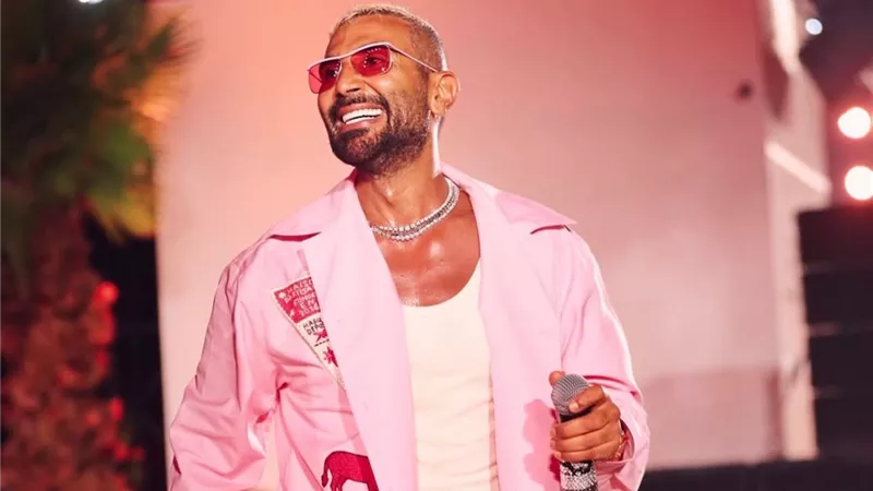 «إيه لبنان الحلوة دي».. أحمد سعد يشعل حماس الجمهور قبل حفله ببيروت