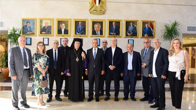 بدر عبد العاطي يستقبل رموزًا من المصريين من أصول أرمينية ويشيد بإسهاماتهم في بناء الدولة المصرية