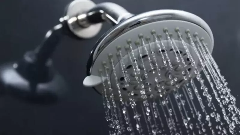 مستخدمو تيك توك يتركون الاستحمام لزيادة الجاذبية