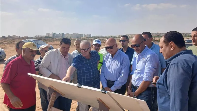 الإسكان: متابعة تنفيذ مشروعات المرافق بالمناطق المضافة بمدينة الشروق ونسب الإنجاز تصل إلى 100%