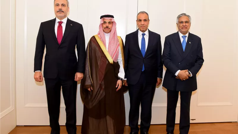 عبد العاطي يستضيف اجتماعًا رباعيًا لبحث خفض التصعيد وضمان حرية الملاحة وتعزيز الاستقرار الإقليمي