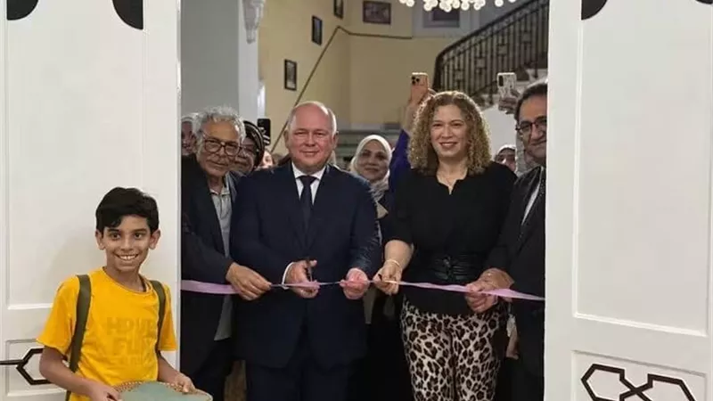 «دمج الحضارات».. معرض فني روسي مصري يحتفي بروابط الصداقة بين البلدين