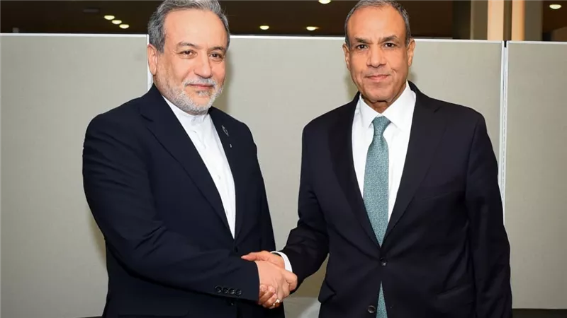 بدر عبد العاطي يبحث مع وزير خارجية إيران جهود خفض التصعيد وعودة المسار الدبلوماسي