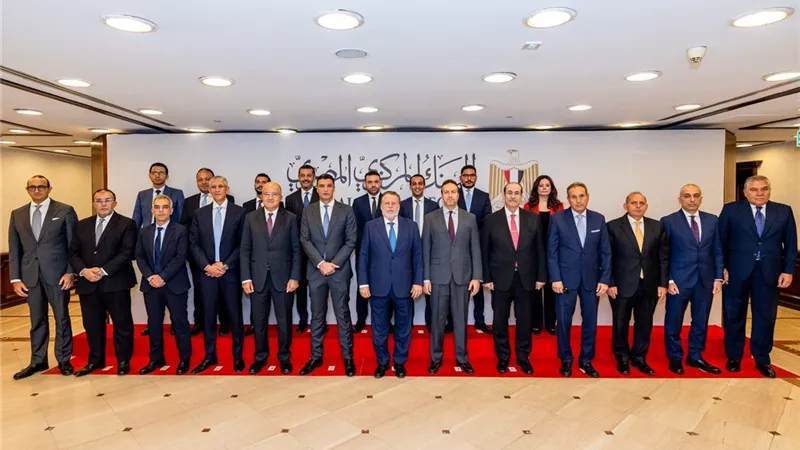 البنك المركزي ووزارة الصناعة يطلقان صندوق إعادة هيكلة المصانع المتعثرة برأسمال مليار جنيه